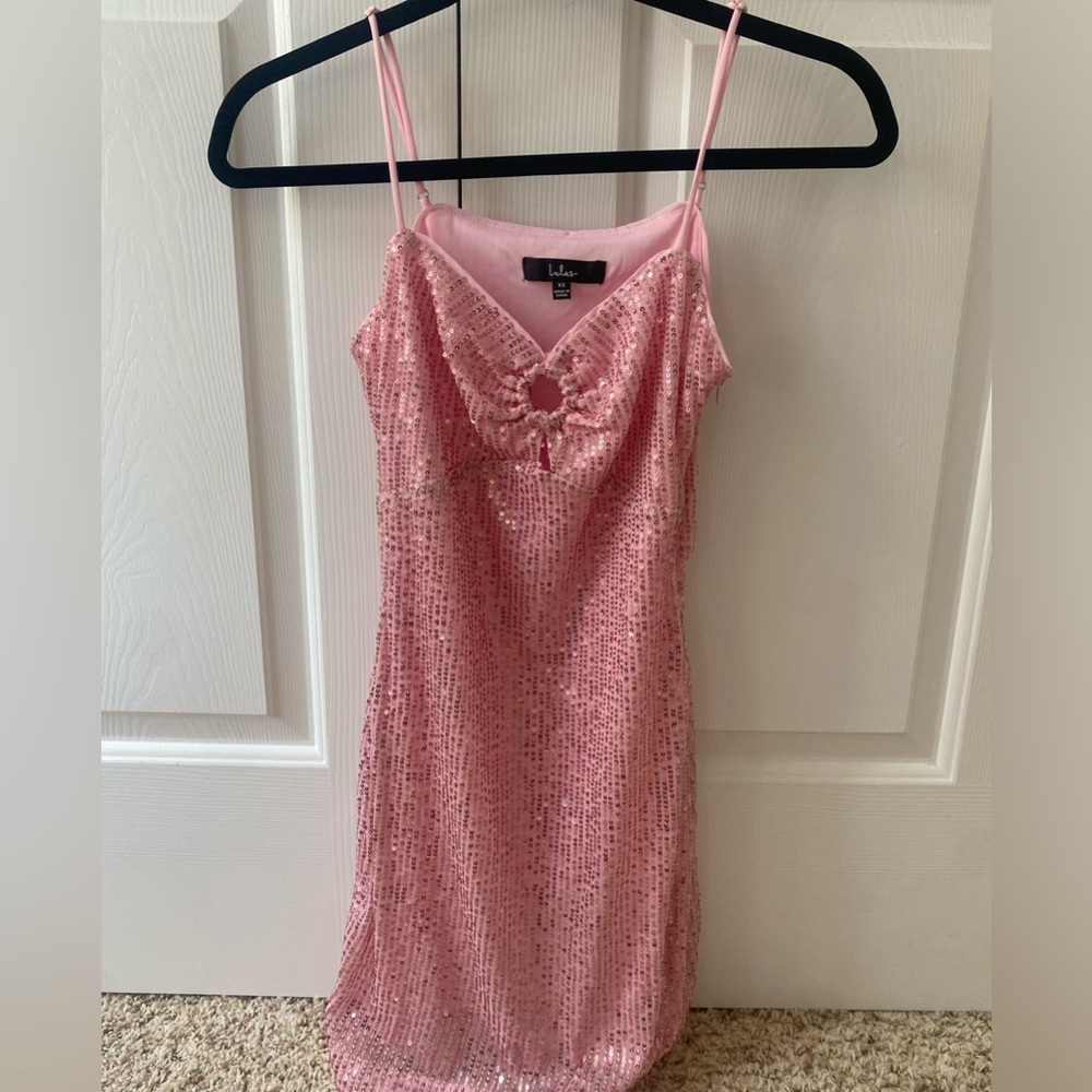 Lulus xs Sparkly cut out homecoming dress